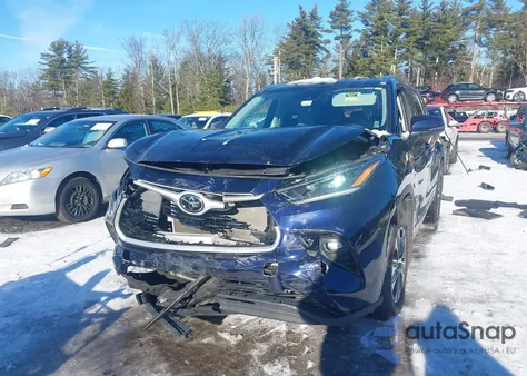 2021 Toyota Highlander Xle z USA, uszkodzony, nr VIN 5TDGZRBH1MS142744